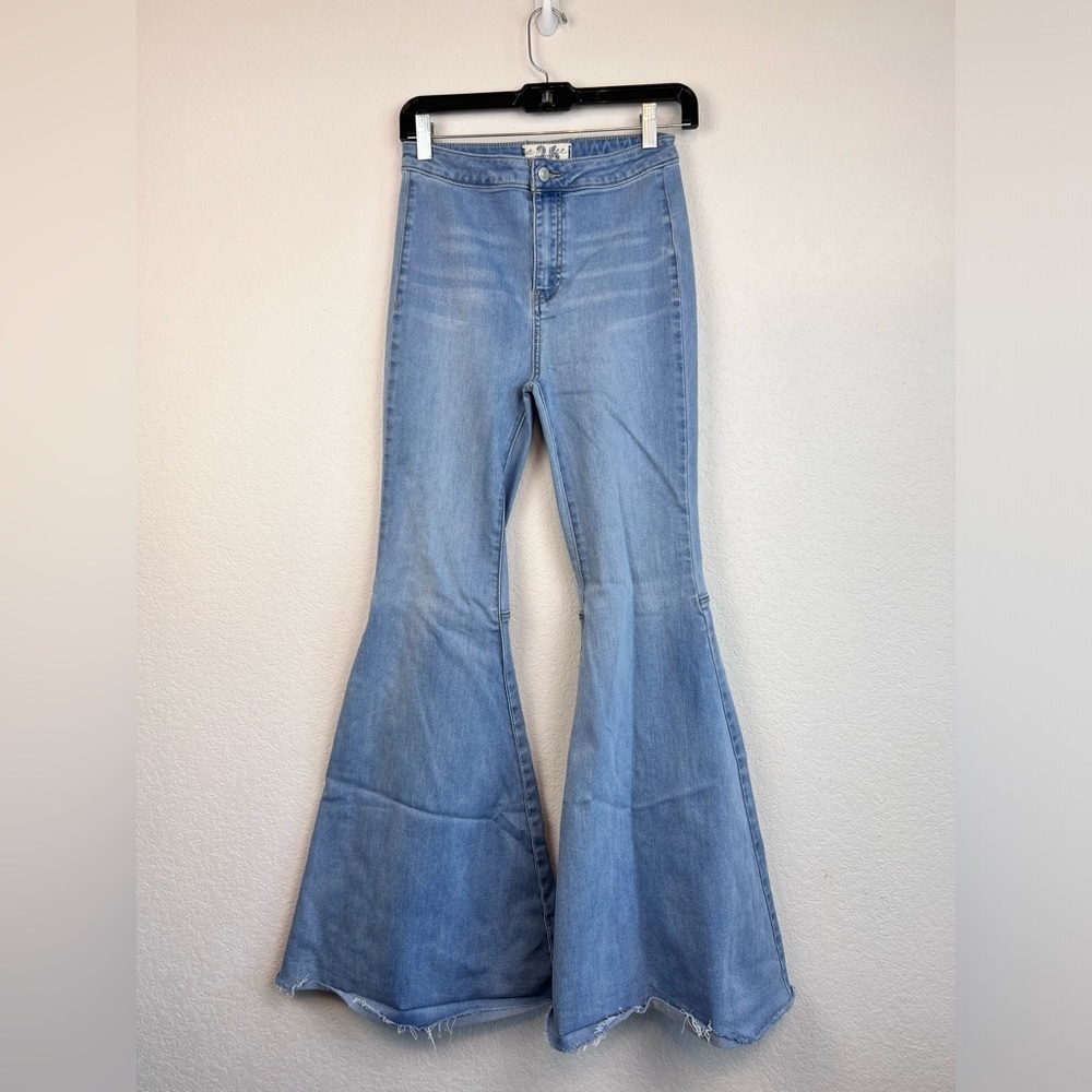 We The Free Just Float on Flare Jeans Size 26